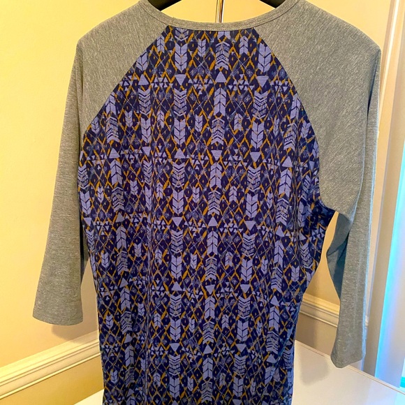 LulaRoe Baseball ¾ Sleeve Tee - Picture 2 of 3